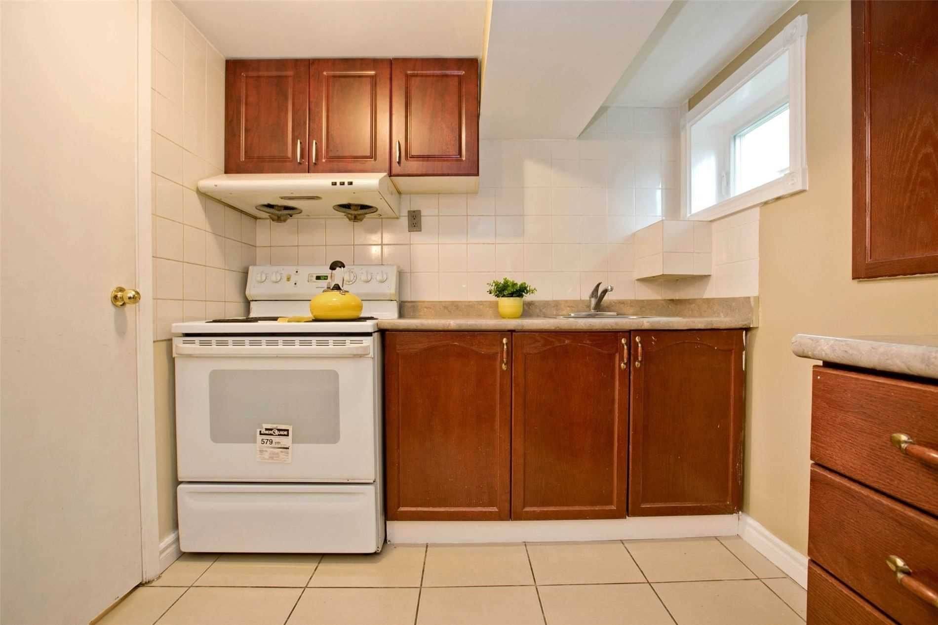 Toronto C15, ON M2M 3A7,40 Mintwood DR #Upper