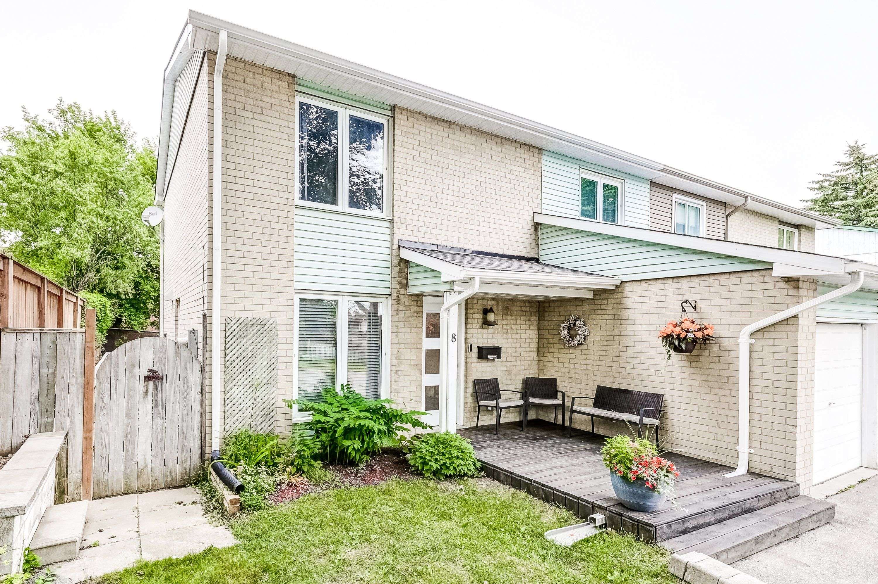 Clarington, ON L1C 3W7,8 Doreen CRES
