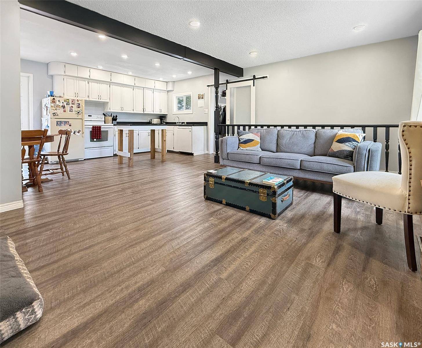 Swift Current, SK S9H 0Z9,355 8th AVENUE NW