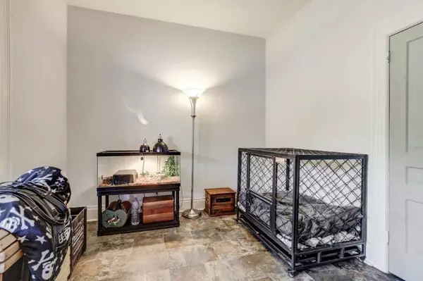 Woodstock, ON N4S 7B2,20 Sydenham ST