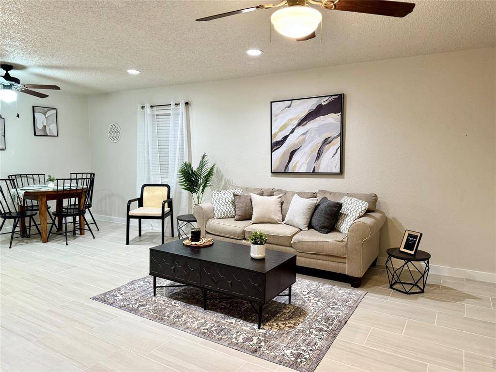 Jacksboro, TX 76458,739 W Pine Street