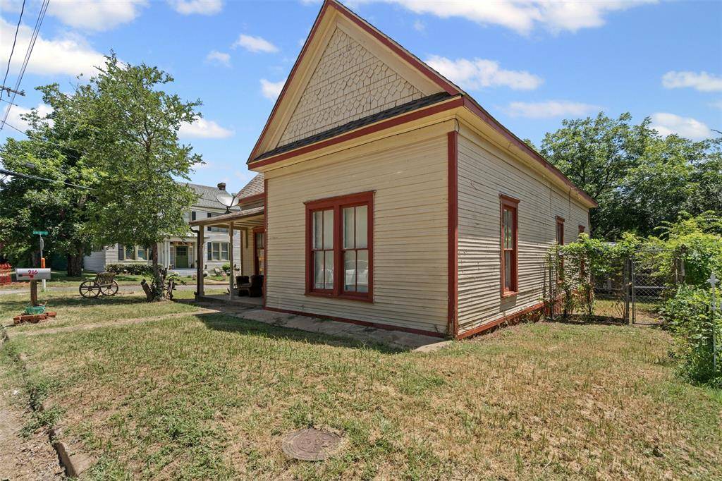 Mineral Wells, TX 76067,916 5th Avenue