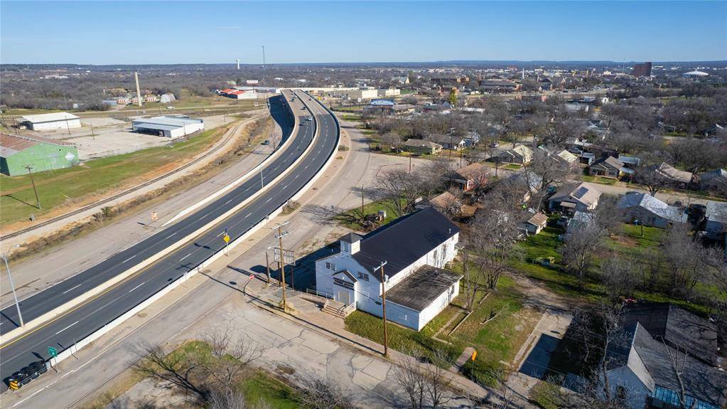 408 6th Street, Brownwood, TX 76801