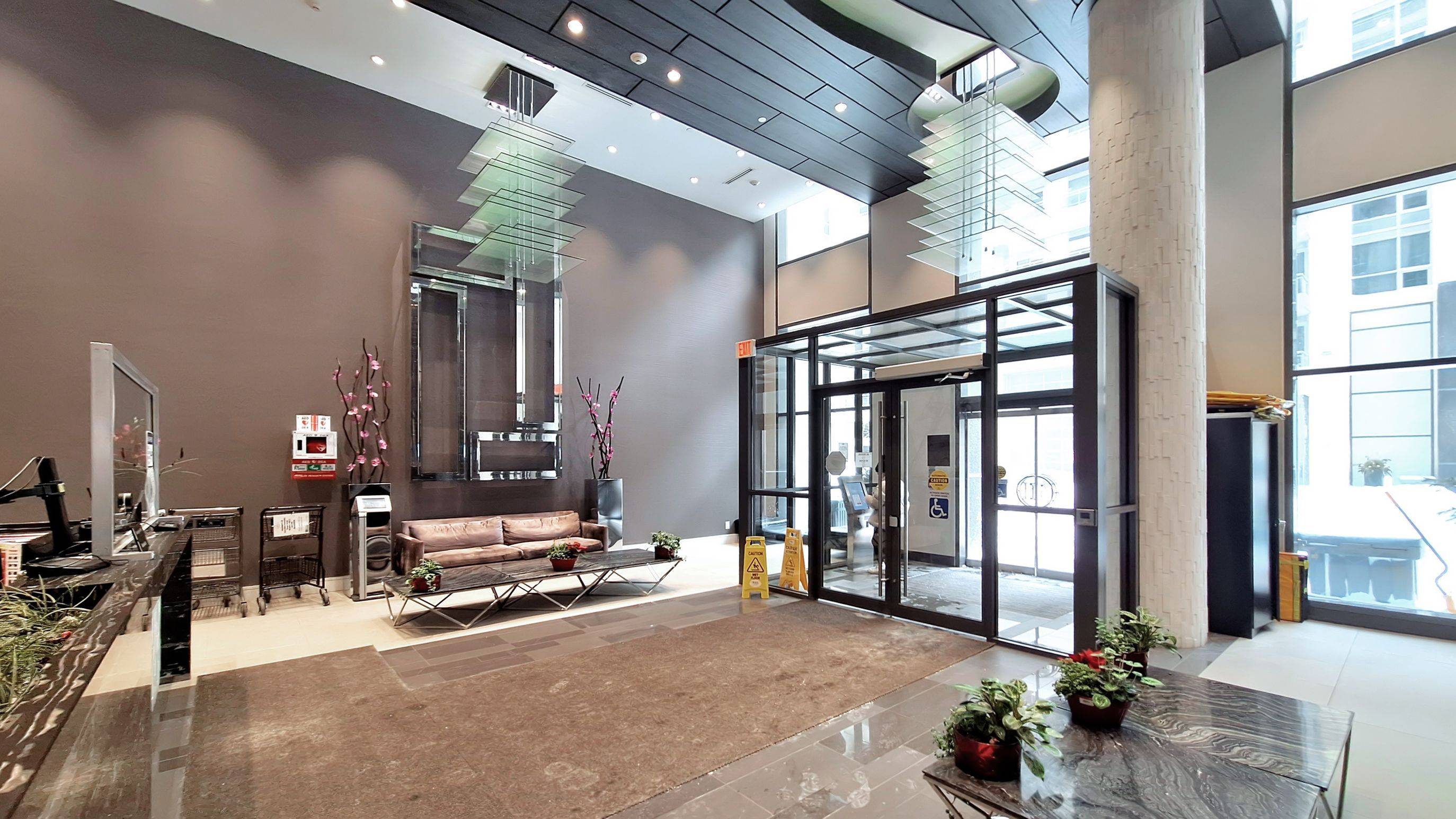 Richmond Hill, ON L4C 1V5,9205 Yonge ST #309