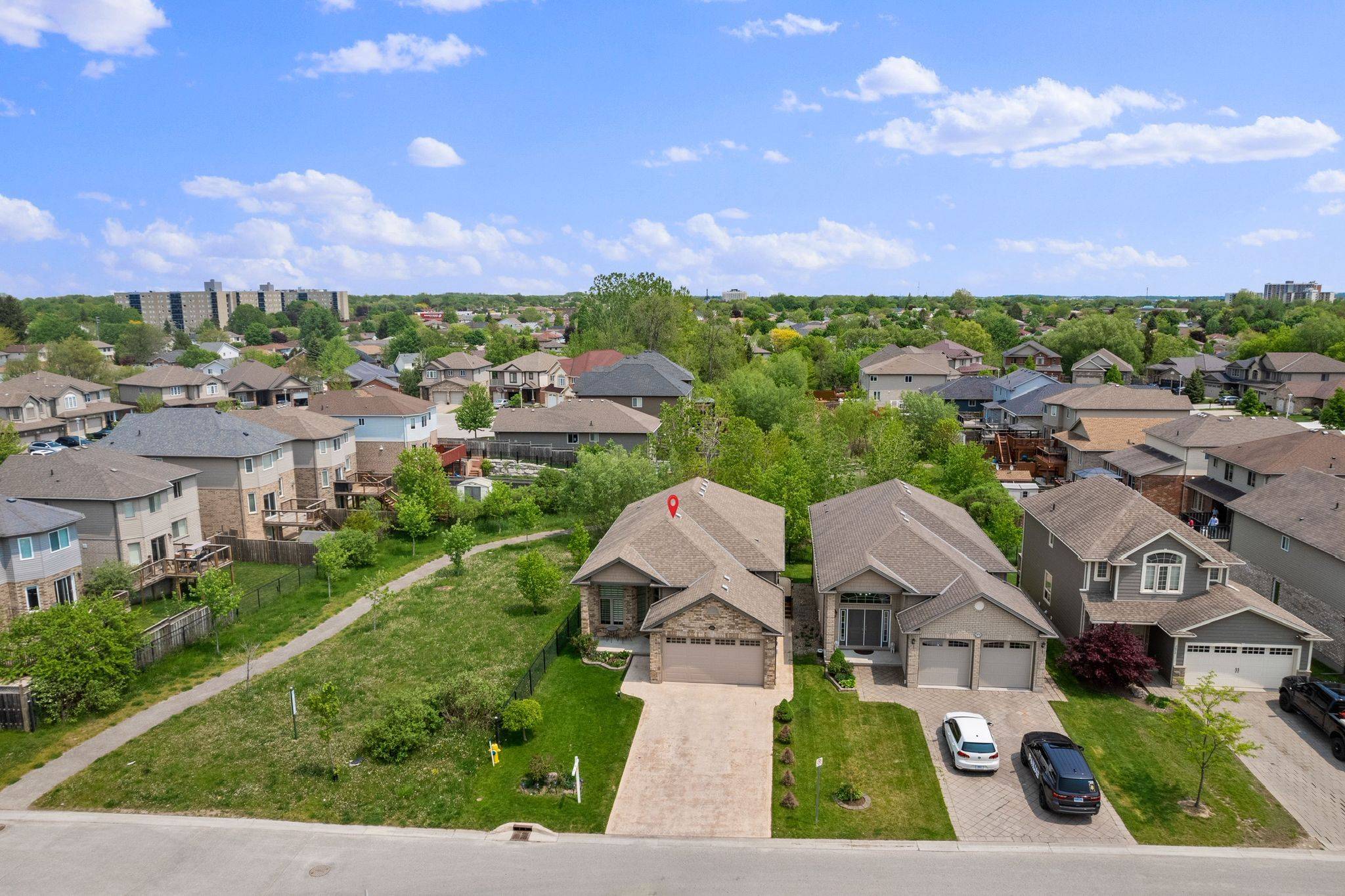 London South, ON N6E 0A4,2884 DEVON RD