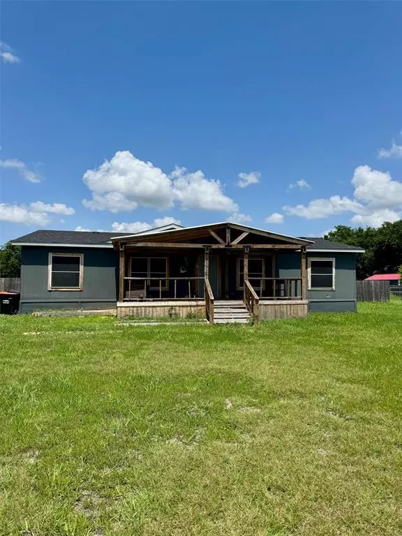 2055 Country Acres Road, Venus, TX 76084