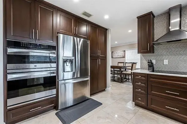 Coral Springs, FL 33067,6255 NW 38TH DR