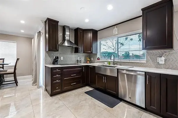 Coral Springs, FL 33067,6255 NW 38TH DR