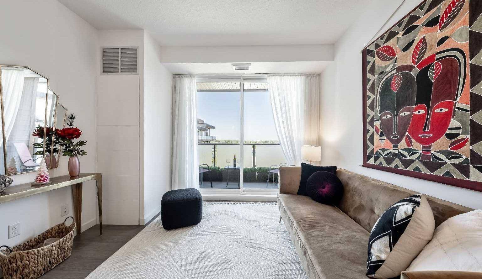 Calgary, AB T2M 1J3,122 Mahogany Centre SE #508