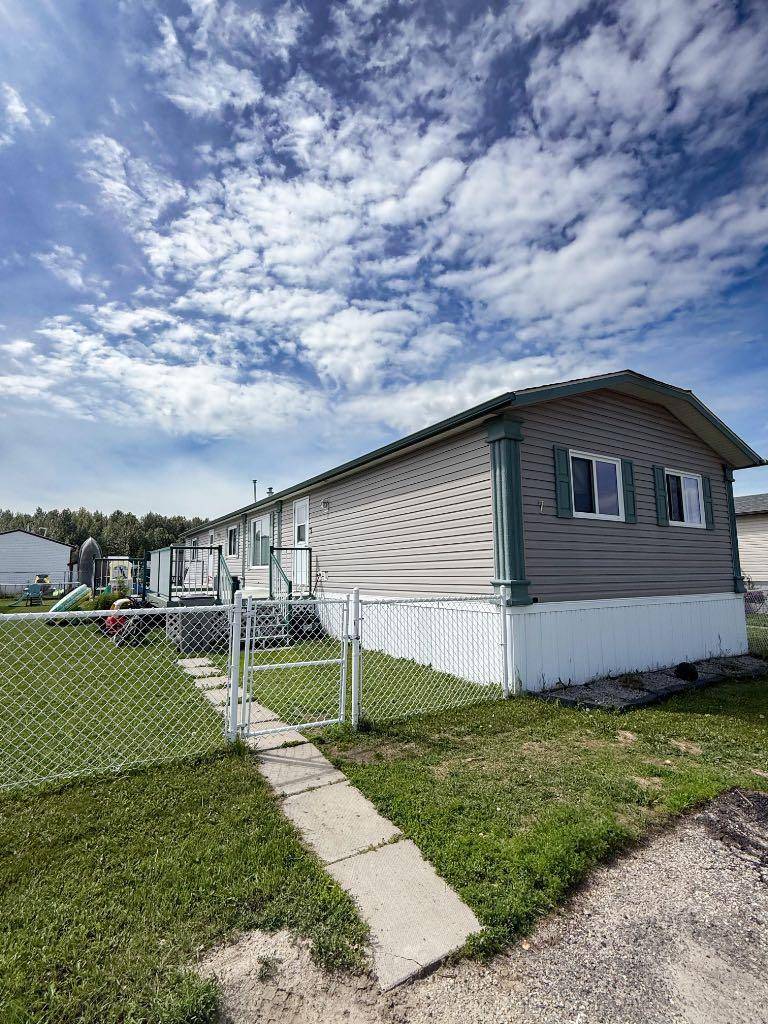 7 Henke Place, Whitecourt, AB T7S 1V9