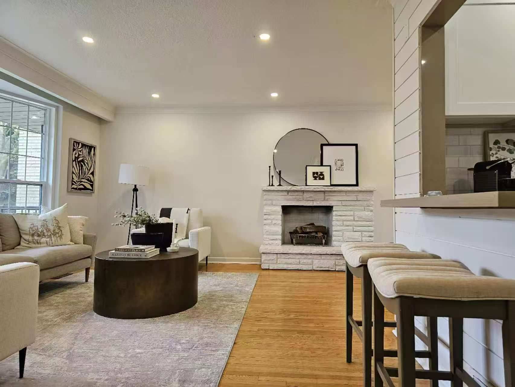 215 Rosemar GDNS, Richmond Hill, ON L4C 3Z8