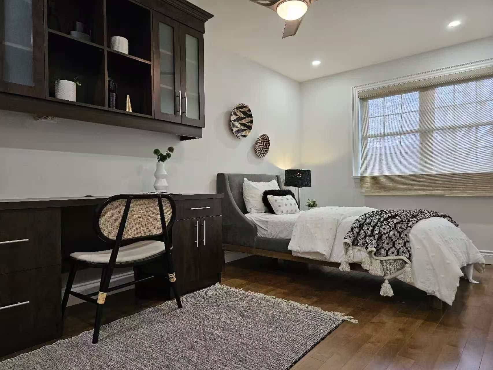 Richmond Hill, ON L4C 3Z8,215 Rosemar GDNS