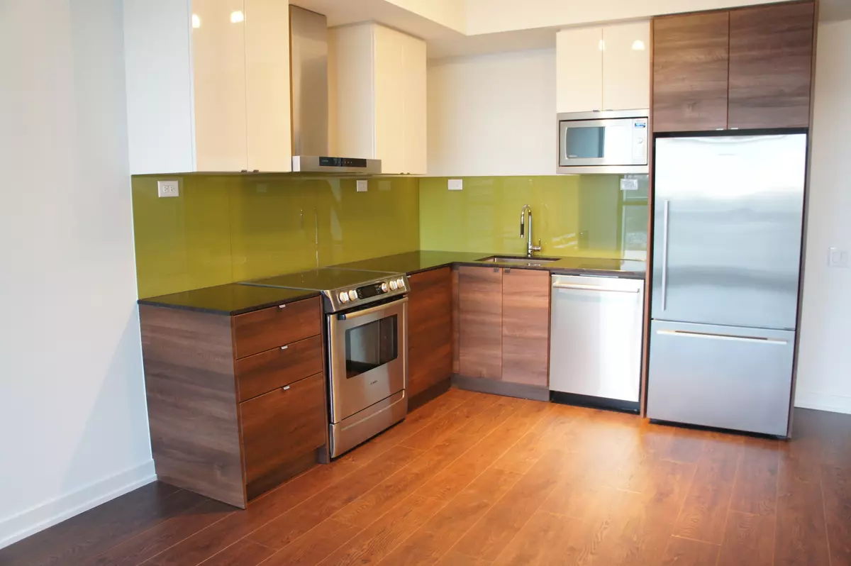 Toronto C15, ON M2K 0C1,121 Mcmahon DR #1603