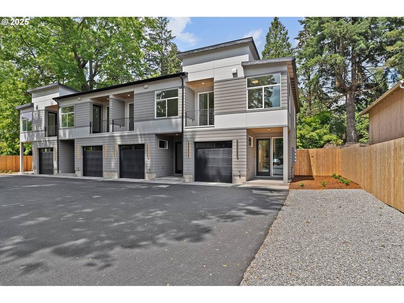 5069 SE KING RD #B, Milwaukie, OR 97222