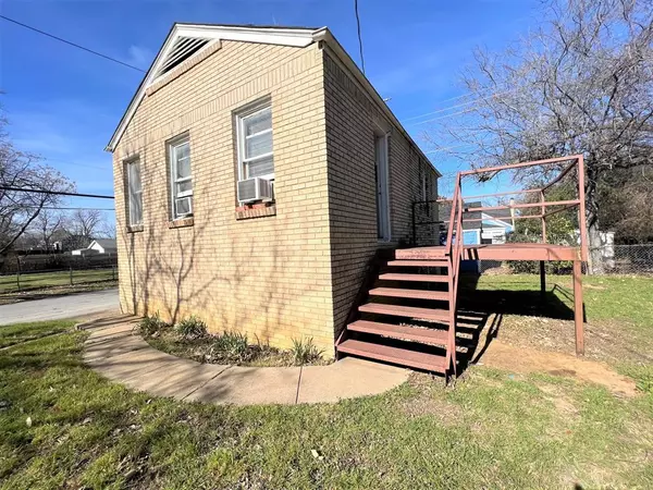 Fort Worth, TX 76111,2801 Primrose Avenue #Garage