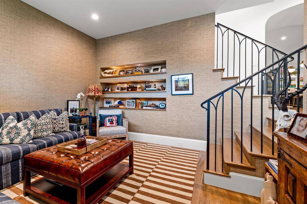 Dallas, TX 75209,5517 W Hanover Avenue