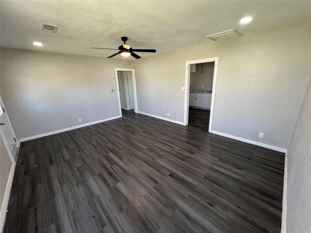 Denison, TX 75020,2912 W Elm Street