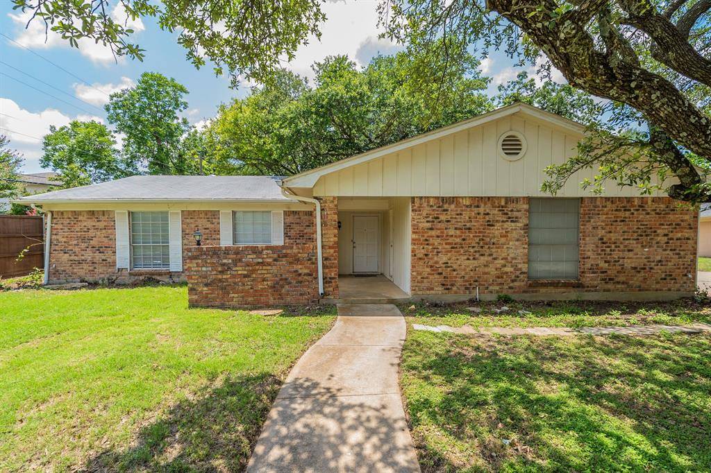 5209 Wolens Way, Fort Worth, TX 76133