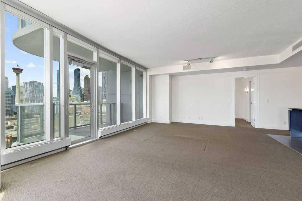 Calgary, AB T2G 0C7,433 11 AVE SE #1505