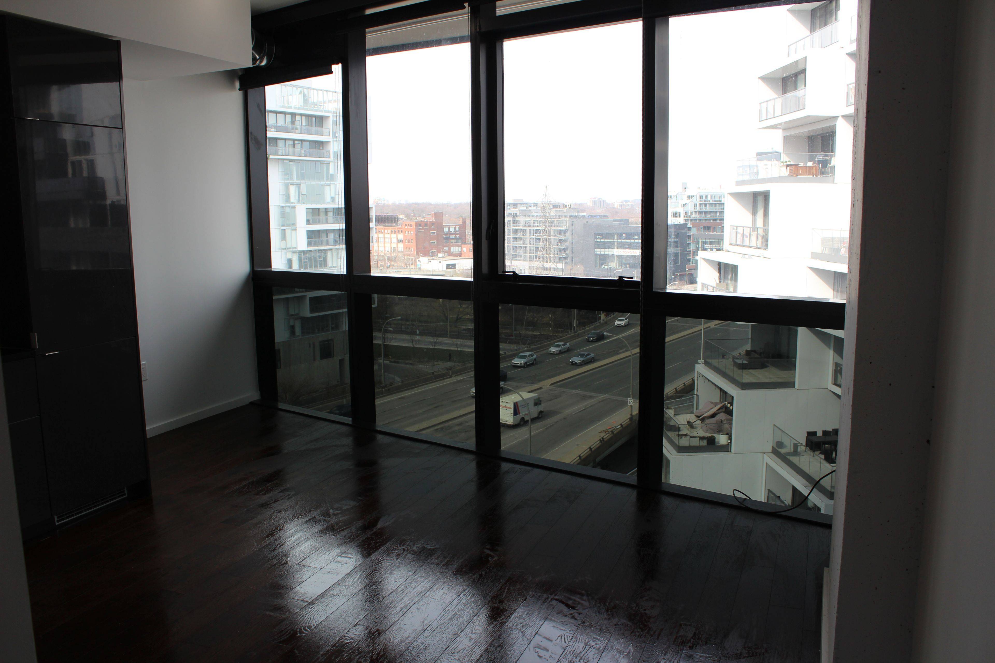 Toronto C08, ON M5A 0T4,21 Lawren Harris SQ #910
