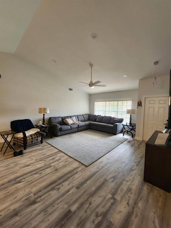 [StreetName, UnitNumber, StreetNumber, StreetDirPrefix], Pompano Beach, FL 33063