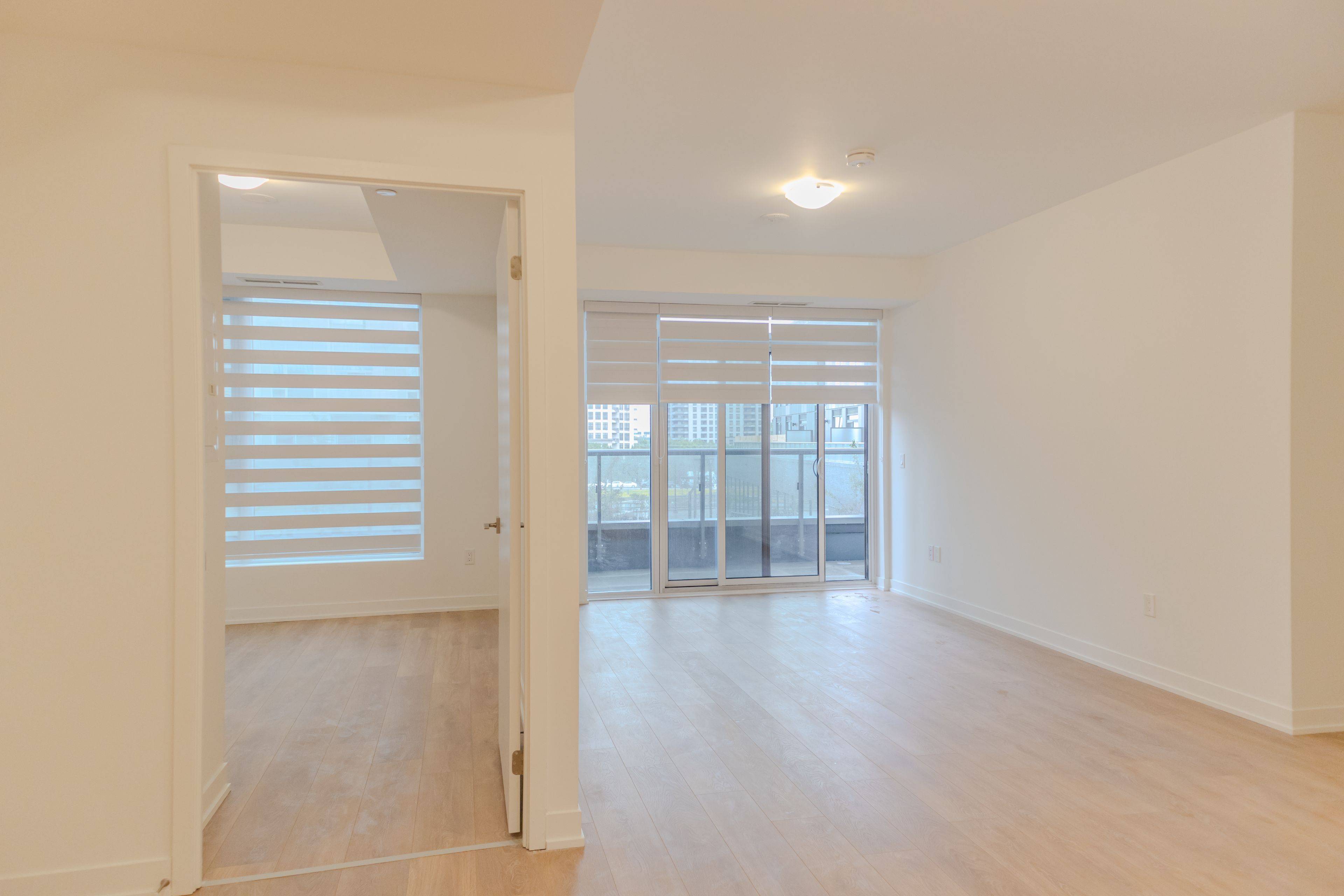 Vaughan, ON L4K 0R4,10 Abeja ST #27