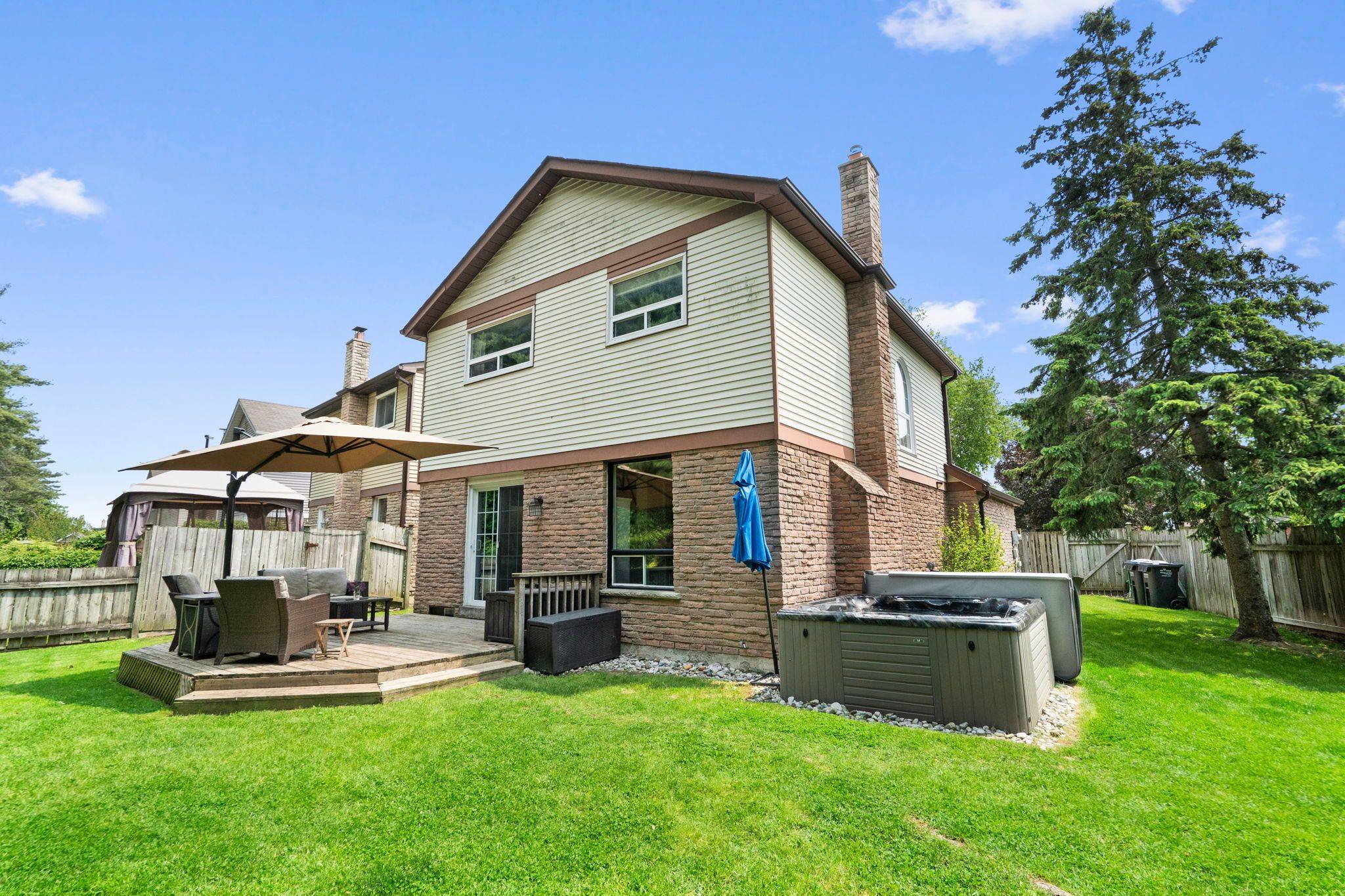 Brampton, ON L6Z 1N8,92 Rawling CRES