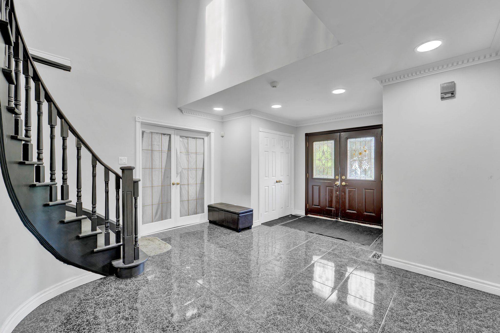 Brampton, ON L6Z 4M7,24 Vogue CRES