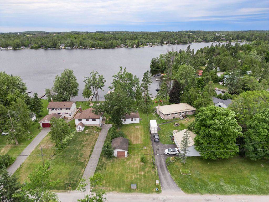 58 Sturgeon Glen RD, Kawartha Lakes, ON K0M 1N0