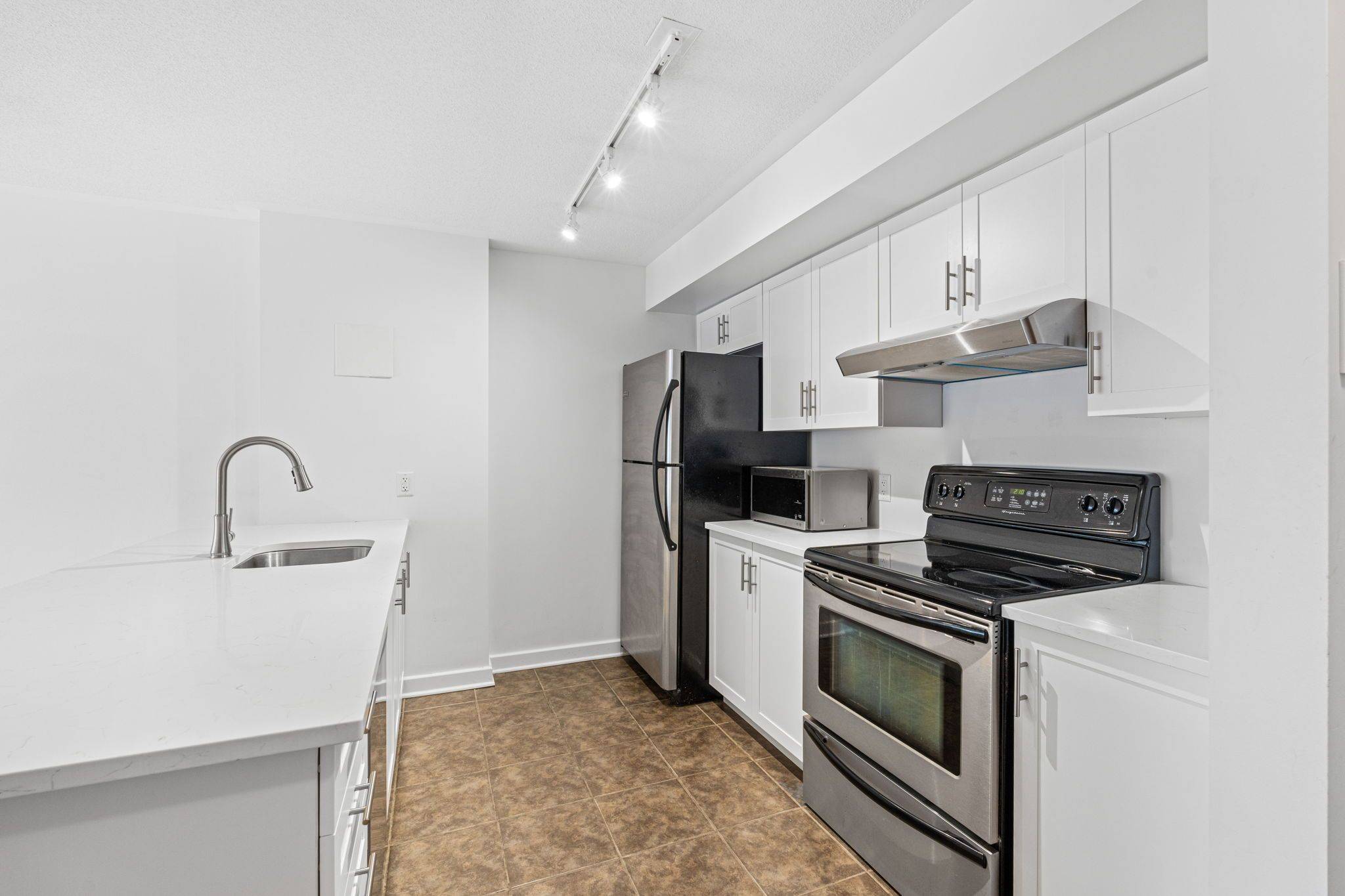 Ottawa Centre, ON K2P 0A3,138 Somerset ST W #1010