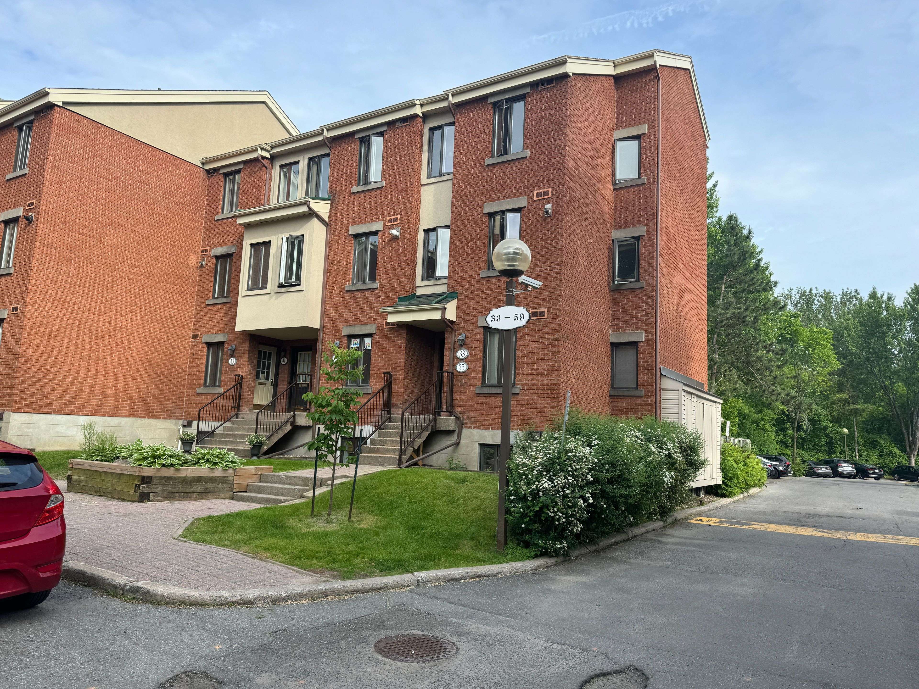 Manor Park - Cardinal Glen And Area, ON K1K 2T7,33 Crispin Private