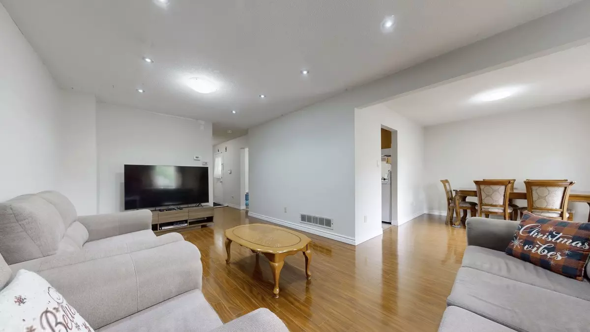Toronto E11, ON M1X 1J2,39 Lamay CRES