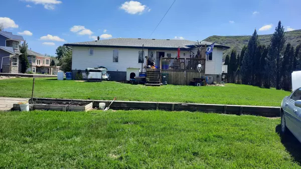 Drumheller, AB T0J0Y0,242 McNab Close