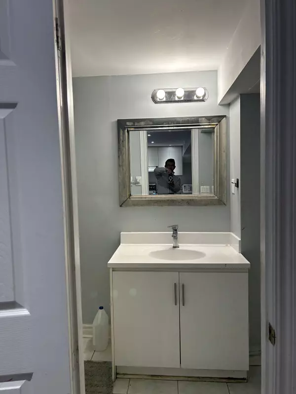 Toronto E08, ON M1M 3E5,17 Montvale DR #Basement