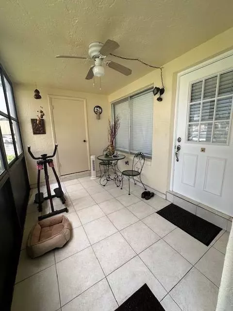 Greenacres, FL 33463,325 Knotty Pine Cir #A1