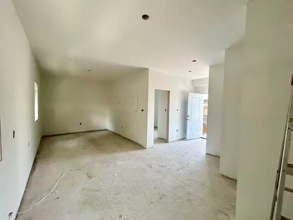 London North, ON N6H 2H3,178 Woodward AVE #3