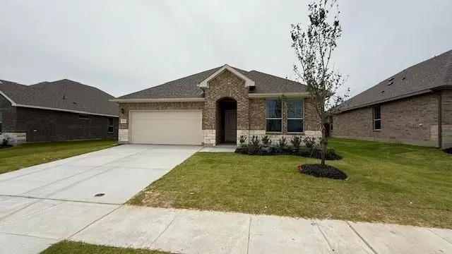 1928 PREAKNESS Drive, Granbury, TX 76049