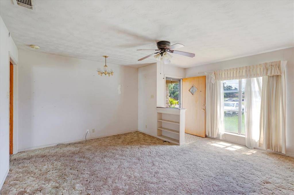 Bonham, TX 75418,509 Lipscomb Street