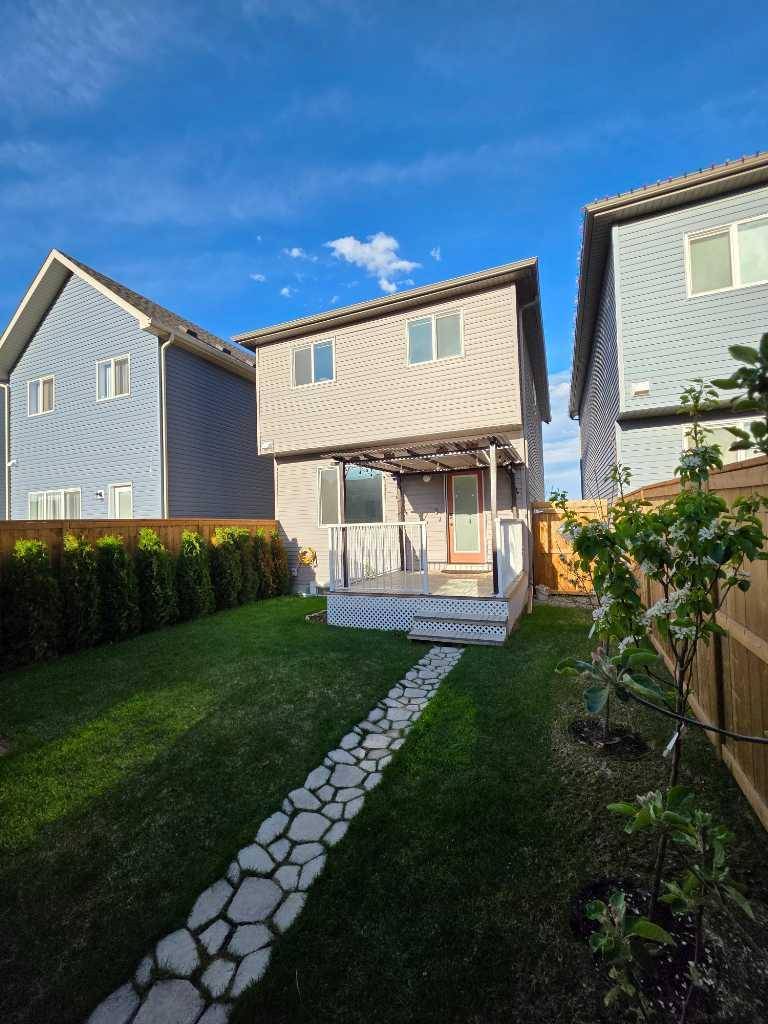 Calgary, AB T2X 4L5,225 Walcrest WAY SE
