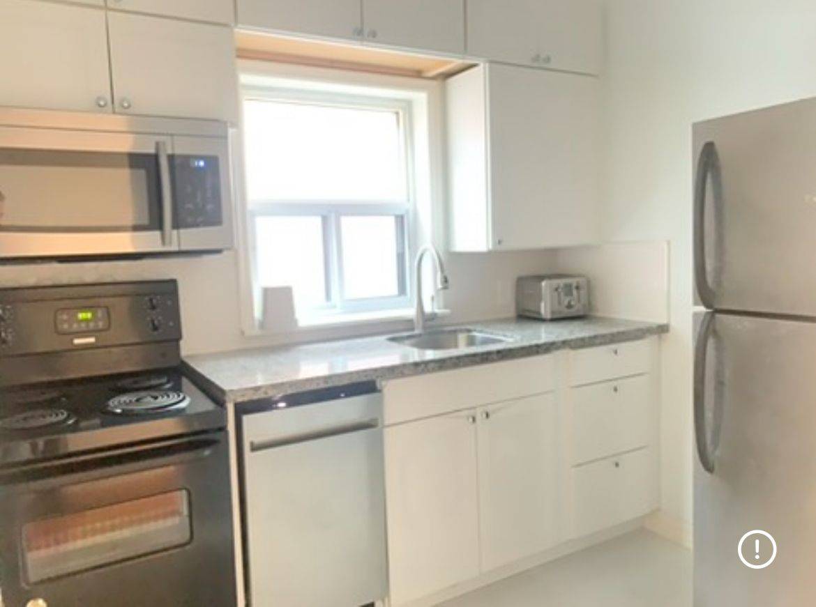 Toronto C10, ON M4P 2L6,896 Mount Pleasant RD #2nd F,F