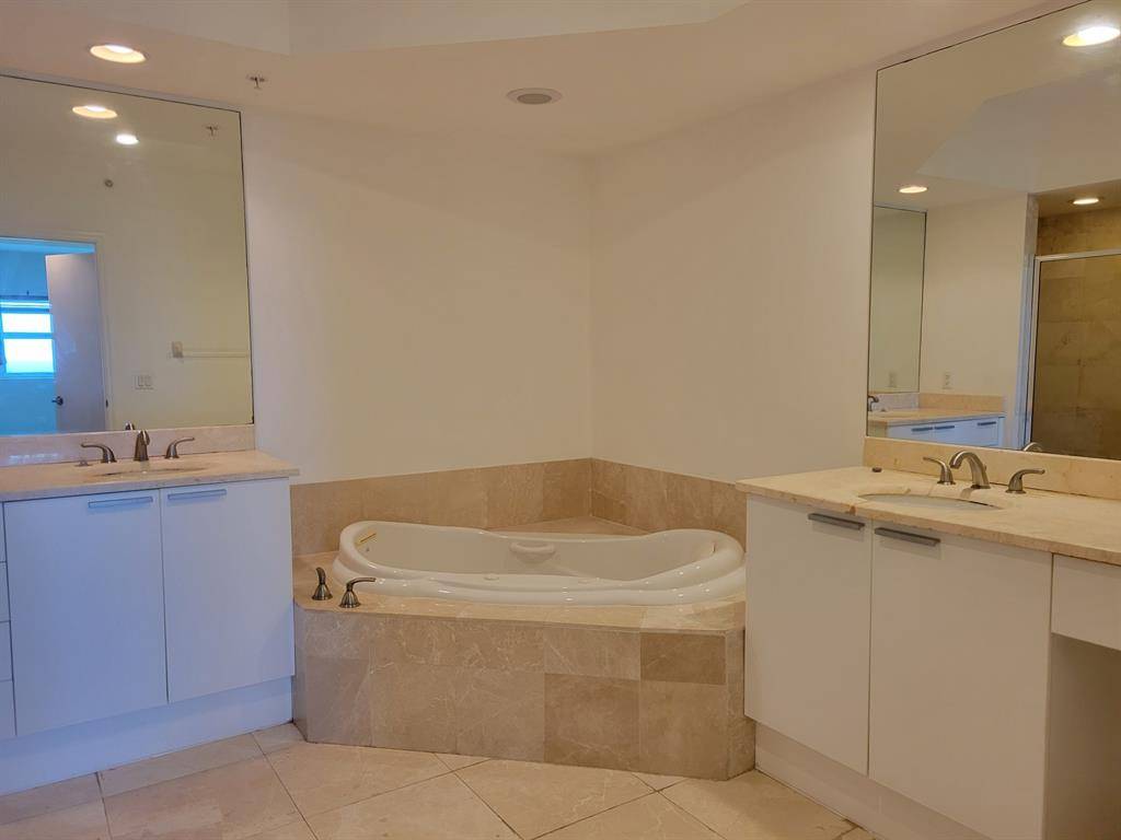 North Miami, FL 33181,15051 Royal Oaks Ln #1902