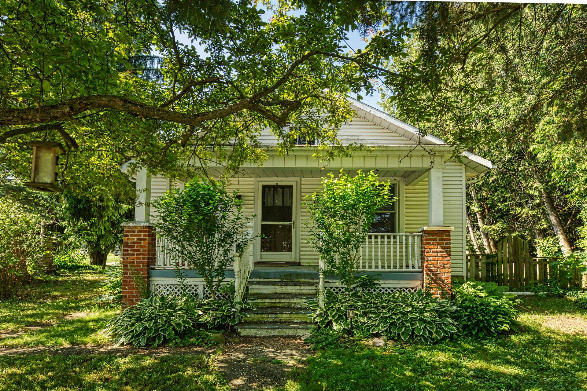 69 Renfrew ST E, Haldimand, ON N3W 1E8