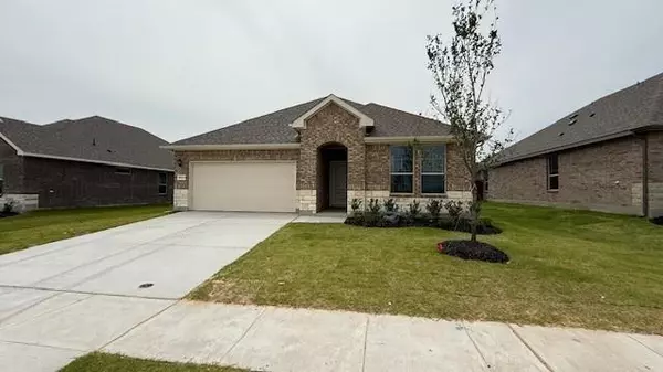 1928 PREAKNESS Drive, Granbury, TX 76049