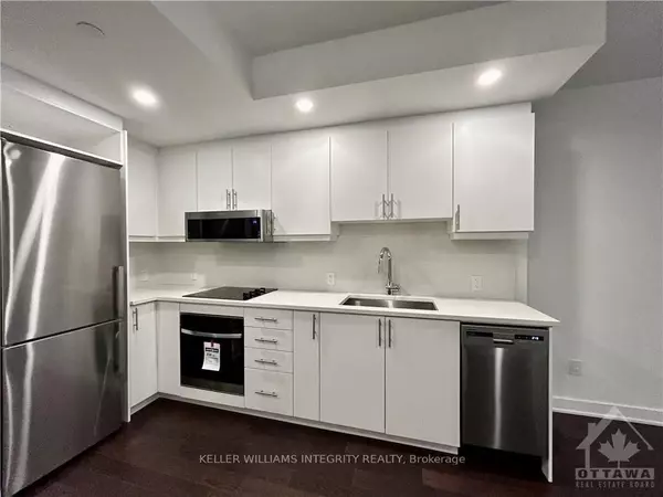 Ottawa Centre, ON K1R 5A5,340 QUEEN ST S #810