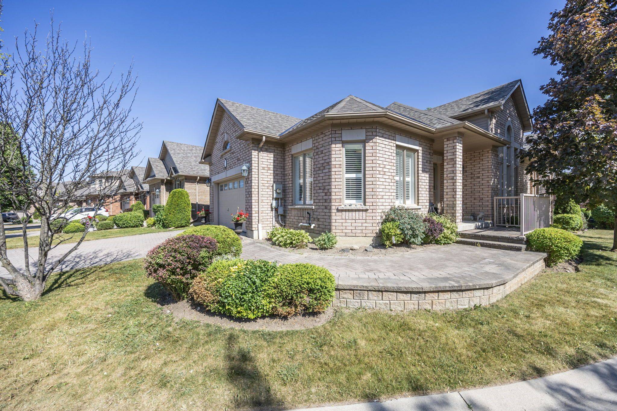 25 Renaissance PT, New Tecumseth, ON L9R 2H8