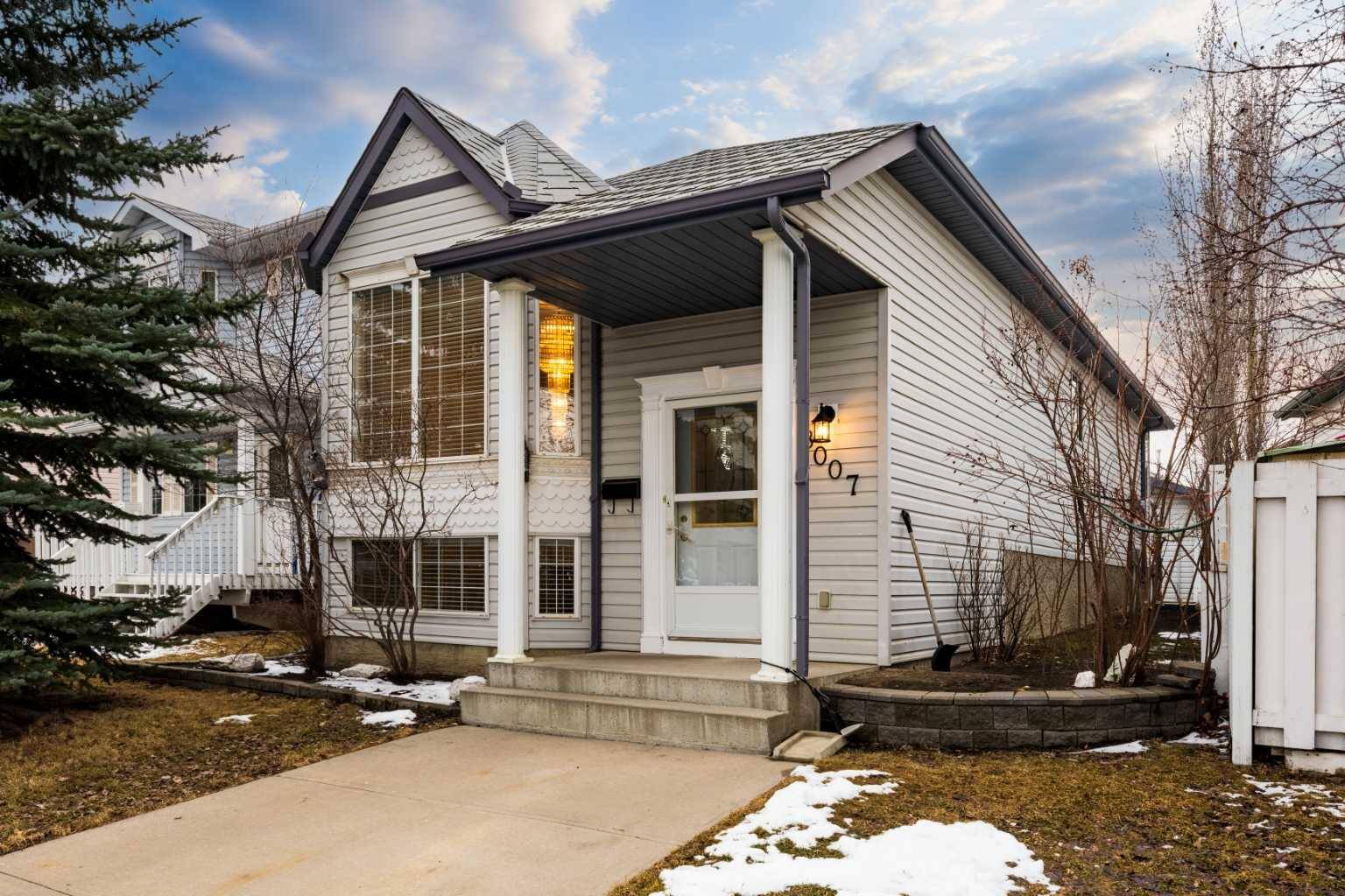 8007 Laguna WAY Northeast, Calgary, AB T1Y 7A4