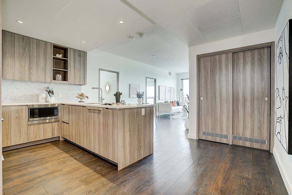 Toronto C15, ON M2K 0H2,95 Mcmahon DR #3102