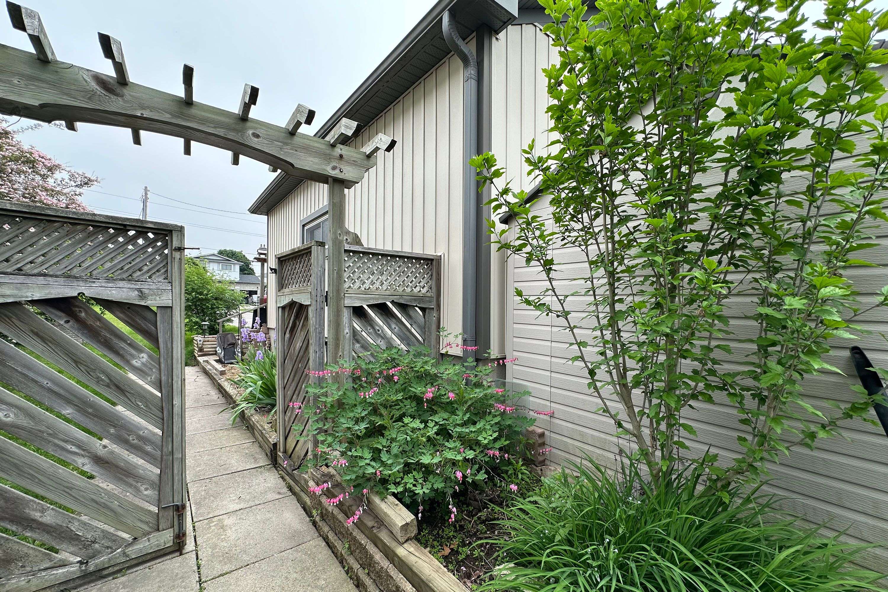 Clarington, ON L1E 2R9,2604 Prestonvale RD