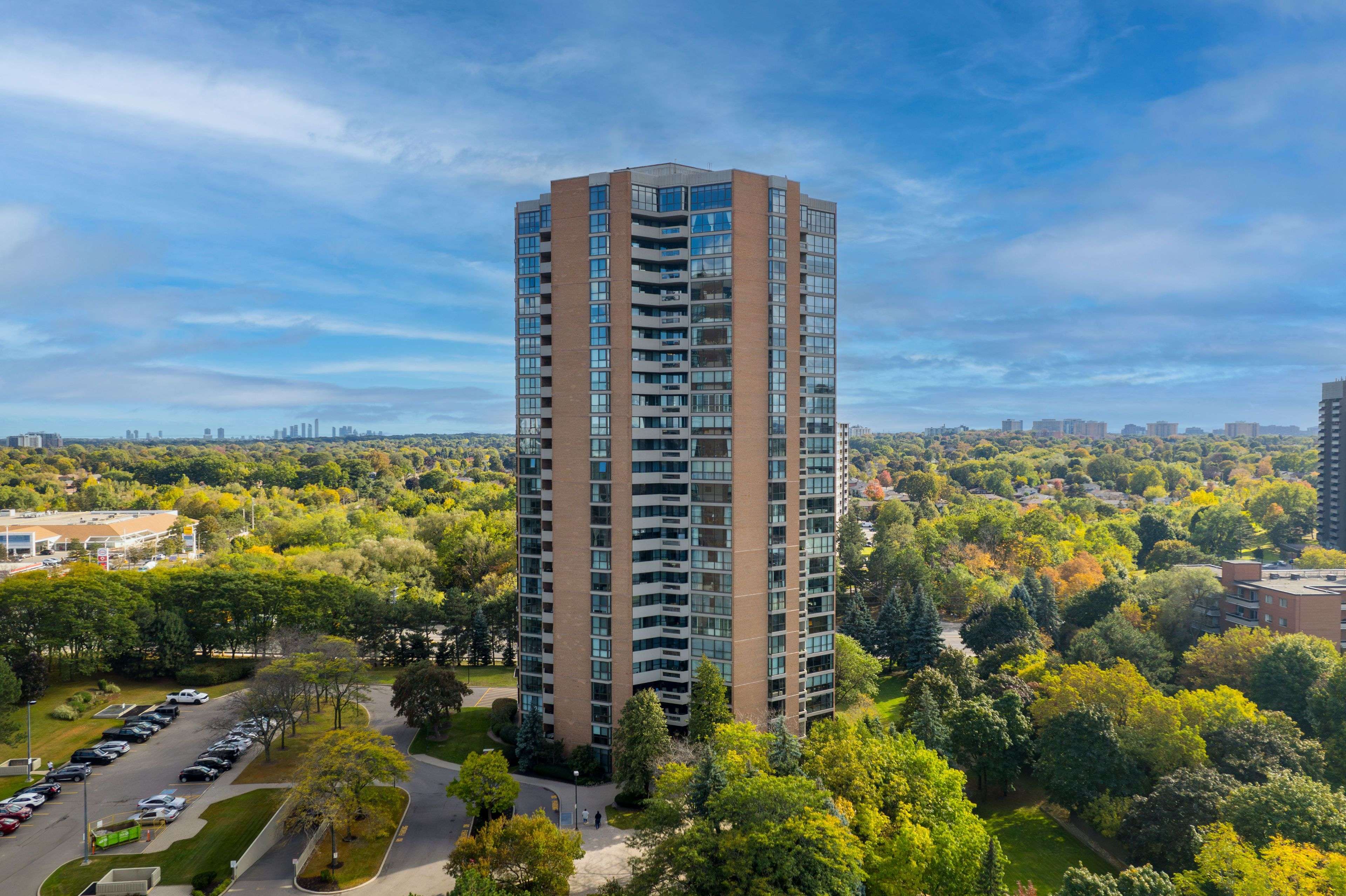 2000 Islington AVE #1611, Toronto W09, ON M9P 3S7