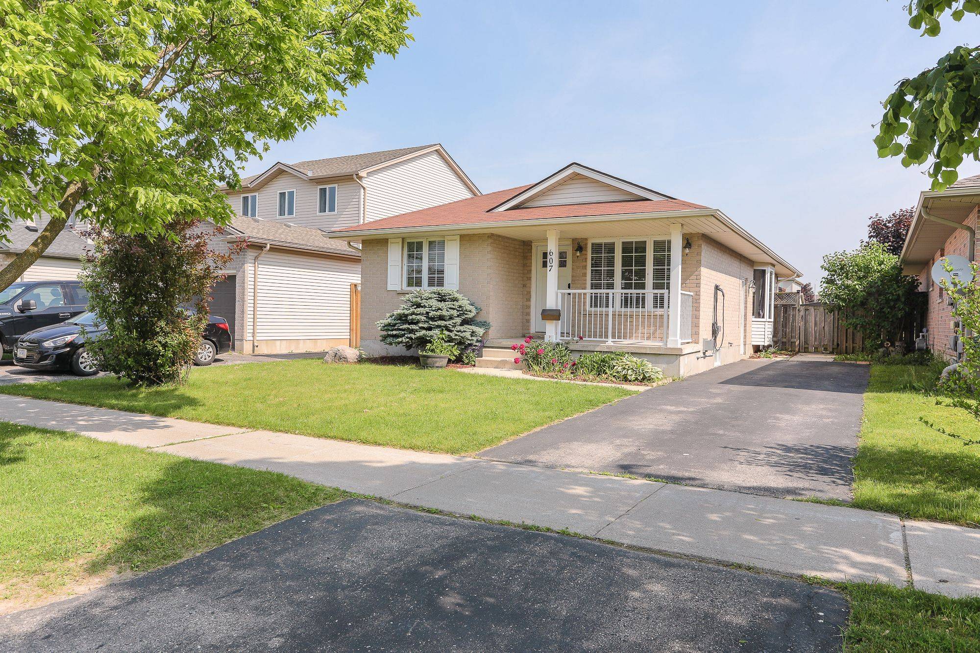 St. Thomas, ON N5R 6B4,607 HIGHVIEW DR